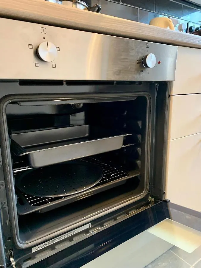 Lovely 1 Bedroom, 4 Guests Service Apartment Doncaster
