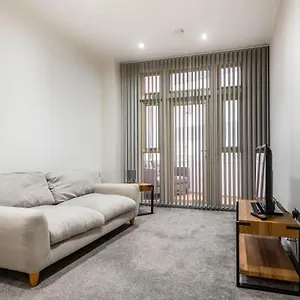 Budget 1 Bed In Central Apartment